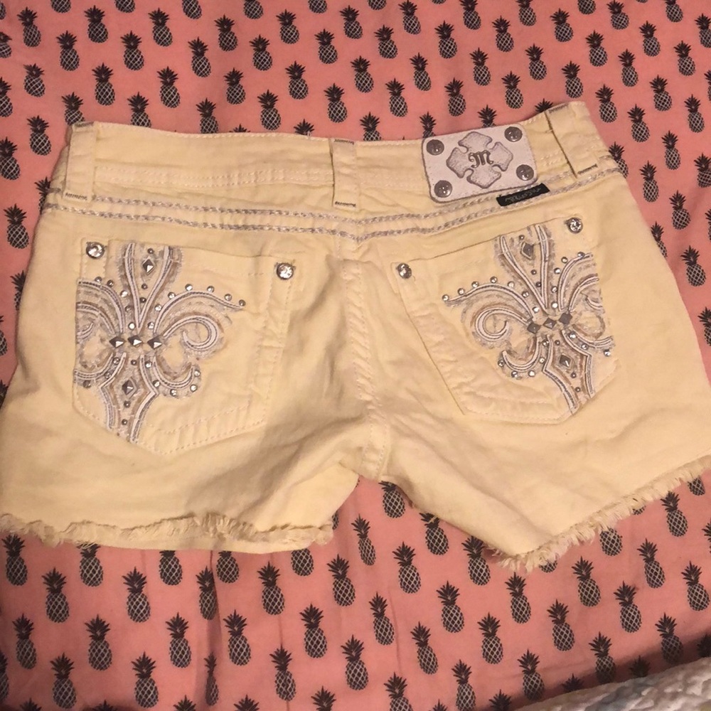 Miss Me Shorts 🔥